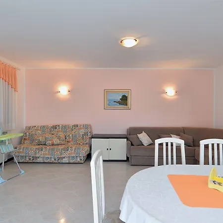 Apartment Gracijela 827 *