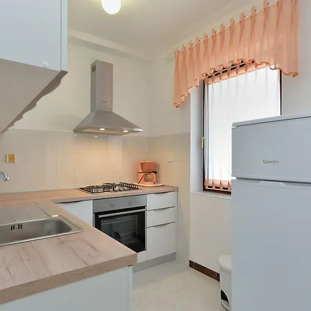 Gracijela 827 Lägenhet Medulin